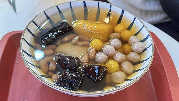 5倍大芋圓是什麼？岳岳吃一口驚呼：這是拳頭吧？！【台北市萬華