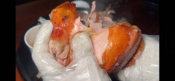 吃到爽、唱到飽，消費滿額還送桶仔雞(或送烤雞)？士林夜市這間