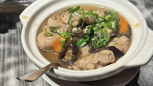 20年老字號合菜餐廳,好吃到讓人舌頭跳探戈,依舊是我心中的白 20年老字號合菜餐廳,好吃到讓人舌頭跳探戈,依舊是我心中的白