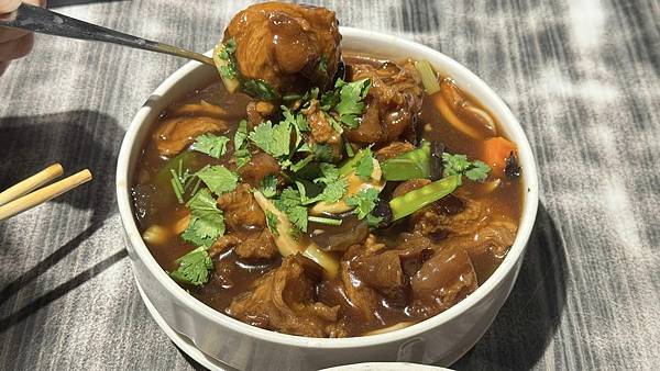 20年老字號合菜餐廳,好吃到讓人舌頭跳探戈,依舊是我心中的白 20年老字號合菜餐廳,好吃到讓人舌頭跳探戈,依舊是我心中的白