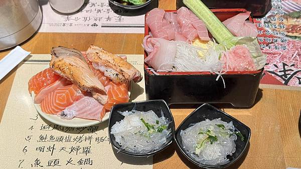 散壽司震到天靈蓋！金魚日本料理讓我吃到嘴角上揚，1000出頭