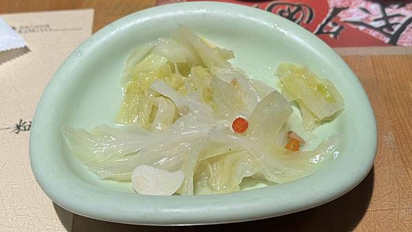 散壽司震到天靈蓋！金魚日本料理讓我吃到嘴角上揚，1000出頭