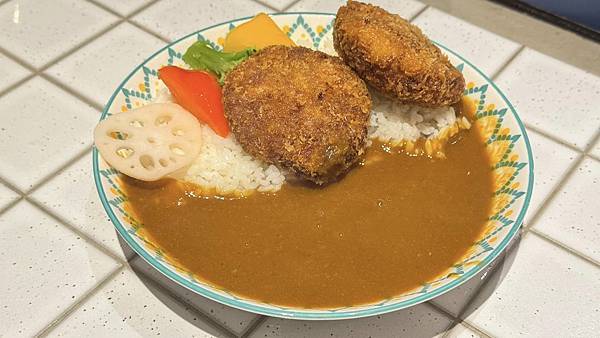 終於吃到那間「咖哩一直無言的店」，被我壓線突破啦！【新北市蘆