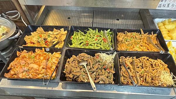 蘆洲20年老店實測開吃！自助吧表現不俗，CP值到底有多高？【