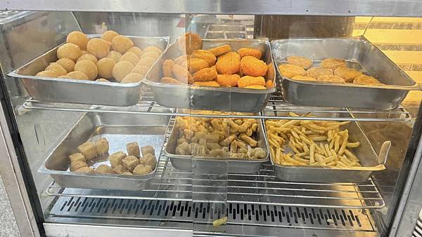 蘆洲20年老店實測開吃！自助吧表現不俗，CP值到底有多高？【