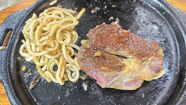 蘆洲20年老店實測開吃！自助吧表現不俗，CP值到底有多高？【