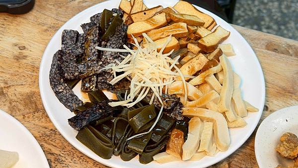 LINE_ALBUM_黃記米粉湯_251016_56