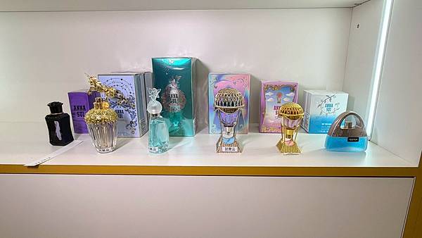 LINE_ALBUM_香水_251108_18