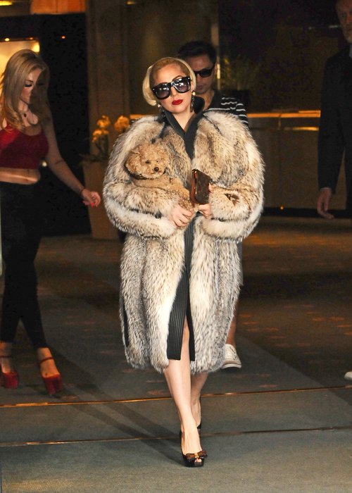 lady-gaga-fur-coat-1344935968-custom-0