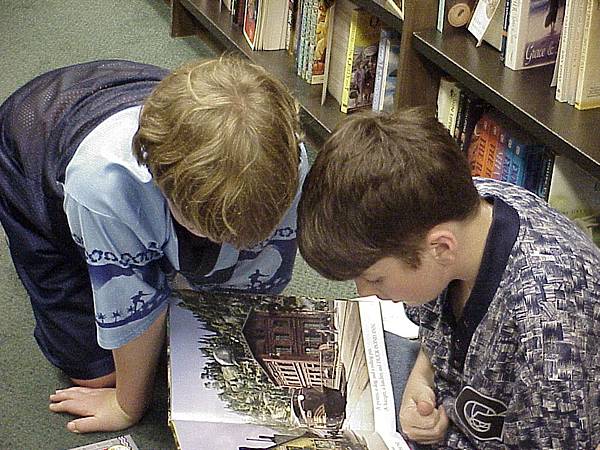 young-readers-1457598.jpg
