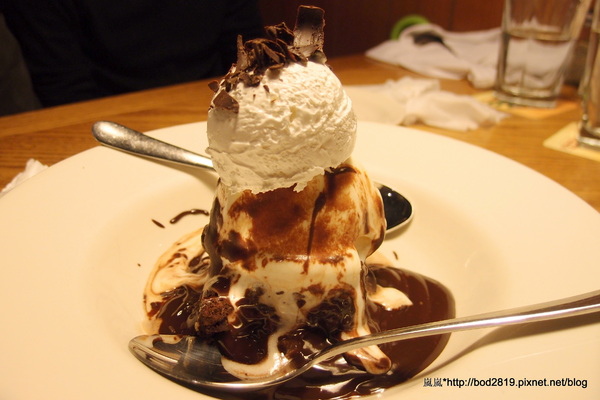 澳美客Outback Steakhouse(台北敦化店):<口碑券>【台北松山】澳美客Outback Steakhouse(台北敦化店)-上乘牛排的饗宴,道地美式風格的豪邁! 澳美客Outback Steakhouse(台北敦化店):<口碑券>【台北松山】澳美客Outback Steakhouse(台北敦化店)-上乘牛排的饗宴,道地美式風格的豪邁!