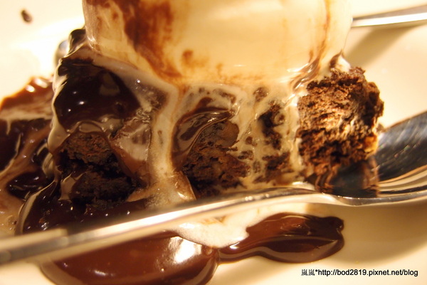 澳美客Outback Steakhouse(台北敦化店):<口碑券>【台北松山】澳美客Outback Steakhouse(台北敦化店)-上乘牛排的饗宴,道地美式風格的豪邁! 澳美客Outback Steakhouse(台北敦化店):<口碑券>【台北松山】澳美客Outback Steakhouse(台北敦化店)-上乘牛排的饗宴,道地美式風格的豪邁!