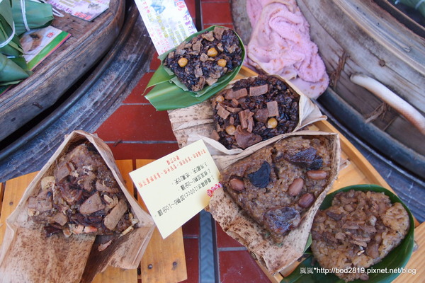 新竹內灣老街: 【新竹橫山】內灣老街-新竹知名景點,好多客家美食!(溫媽媽菜包、羅媽媽野薑花粽) 新竹內灣老街: 【新竹橫山】內灣老街-新竹知名景點,好多客家美食!(溫媽媽菜包、羅媽媽野薑花粽)