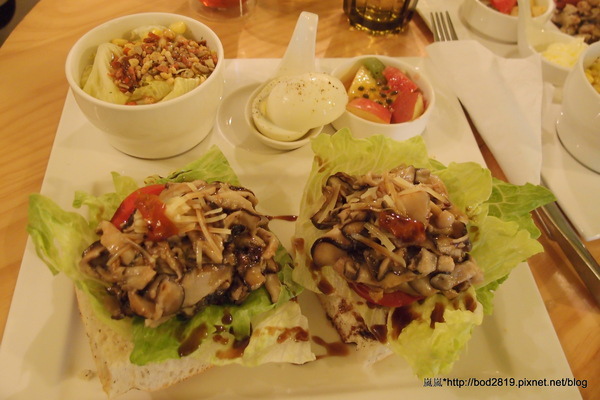 cafe515:【台北大安】cafe515-巷弄間的平價美味,假日來份悠閒的早午餐吧,店狗好可愛(東區、忠孝復興站) cafe515:【台北大安】cafe515-巷弄間的平價美味,假日來份悠閒的早午餐吧,店狗好可愛(東區、忠孝復興站)