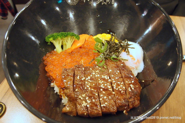 御之饌日式料理(家樂福桂林店4樓):【台北萬華】御之饌日式料理-鮭魚丼飯新鮮美味,雙拼丼牛肉鮮嫩可口,但食量大可能吃不飽(家樂福桂林店4樓) 御之饌日式料理(家樂福桂林店4樓):【台北萬華】御之饌日式料理-鮭魚丼飯新鮮美味,雙拼丼牛肉鮮嫩可口,但食量大可能吃不飽(家樂福桂林店4樓)