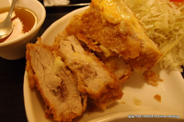 千衛和風食堂(中科店):【台中西屯】千衛和風食堂(中科店)-起司豬排瘋狂牽絲,起司愛好者的最愛! 千衛和風食堂(中科店):【台中西屯】千衛和風食堂(中科店)-起司豬排瘋狂牽絲,起司愛好者的最愛!