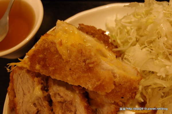 千衛和風食堂(中科店):【台中西屯】千衛和風食堂(中科店)-起司豬排瘋狂牽絲,起司愛好者的最愛! 千衛和風食堂(中科店):【台中西屯】千衛和風食堂(中科店)-起司豬排瘋狂牽絲,起司愛好者的最愛!