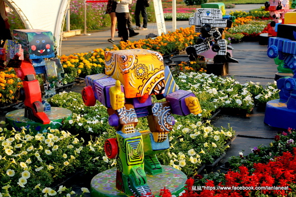 2013新社花海「花間 漫遊 樂悠遊」:【台中新社】2013新社花海-超美花海一日遊,拍照好地方! 2013新社花海「花間 漫遊 樂悠遊」:【台中新社】2013新社花海-超美花海一日遊,拍照好地方!