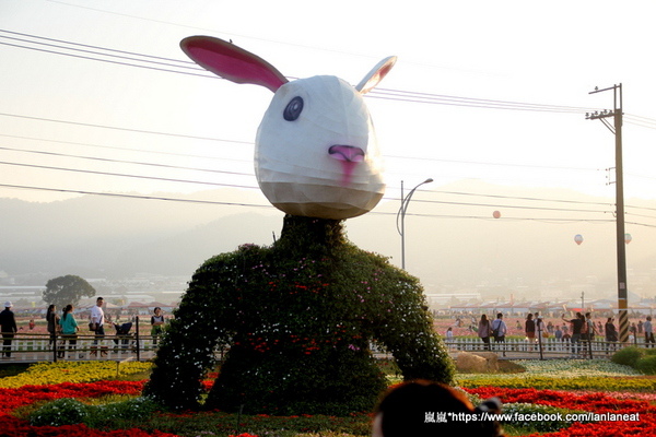 2013新社花海「花間 漫遊 樂悠遊」:【台中新社】2013新社花海-超美花海一日遊,拍照好地方! 2013新社花海「花間 漫遊 樂悠遊」:【台中新社】2013新社花海-超美花海一日遊,拍照好地方!