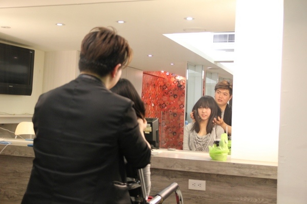 Image hair 概念美髮沙龍(勤美店):【台中勤美】Image hair 概念美髮沙龍-陽光下超美的紫色+咖啡色 Image hair 概念美髮沙龍(勤美店):【台中勤美】Image hair 概念美髮沙龍-陽光下超美的紫色+咖啡色