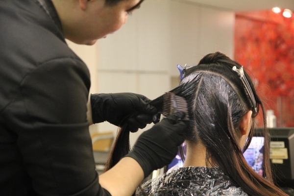 Image hair 概念美髮沙龍(勤美店):【台中勤美】Image hair 概念美髮沙龍-陽光下超美的紫色+咖啡色 Image hair 概念美髮沙龍(勤美店):【台中勤美】Image hair 概念美髮沙龍-陽光下超美的紫色+咖啡色