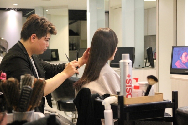Image hair 概念美髮沙龍(勤美店):【台中勤美】Image hair 概念美髮沙龍-陽光下超美的紫色+咖啡色 Image hair 概念美髮沙龍(勤美店):【台中勤美】Image hair 概念美髮沙龍-陽光下超美的紫色+咖啡色