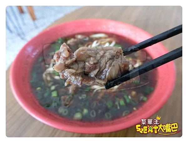 【宜蘭五結超人氣牛肉麵推薦】老劉牛肉麵價位，菜單大公開！超人氣在地人必朝聖的牛肉麵！宜蘭冬山河美食小吃旅遊景點推薦！