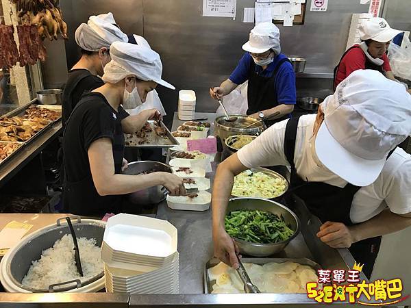 【台中西區超人氣燒臘推薦】廣味燒臘快餐店(二訪)菜單價位大公開！邊排隊邊流口水的蜜汁燒臘～台中中美街向上市場美食小吃旅遊景點推薦！