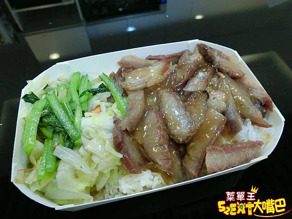 【台中西區超人氣燒臘推薦】廣味燒臘快餐店(二訪)菜單價位大公開！邊排隊邊流口水的蜜汁燒臘～台中中美街向上市場美食小吃旅遊景點推薦！