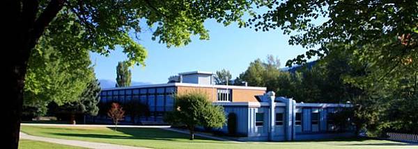 selkirk-college-campus-silverking-summer.jpg