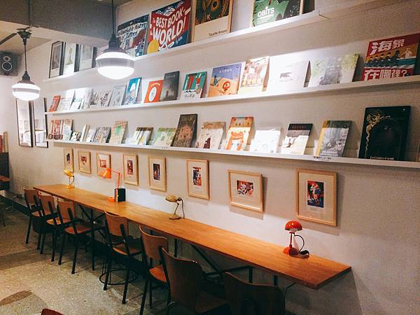 台北捷運中正紀念堂站。「生活在他方elsewhere cafe」~♥ 可愛繪本風格咖啡館.傳說中媲美Lady M抹茶千層蛋糕