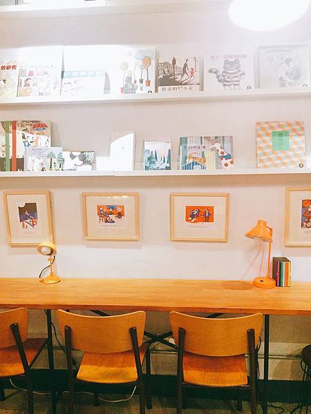 台北捷運中正紀念堂站。「生活在他方elsewhere cafe」~♥ 可愛繪本風格咖啡館.傳說中媲美Lady M抹茶千層蛋糕