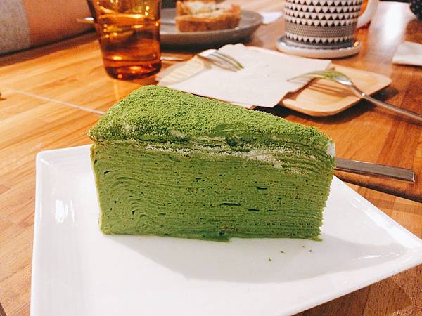 台北捷運中正紀念堂站。「生活在他方elsewhere cafe」~♥ 可愛繪本風格咖啡館.傳說中媲美Lady M抹茶千層蛋糕