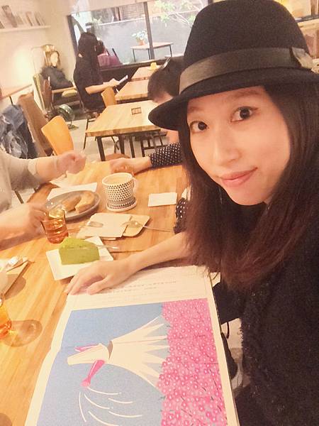 台北捷運中正紀念堂站。「生活在他方elsewhere cafe」~♥ 可愛繪本風格咖啡館.傳說中媲美Lady M抹茶千層蛋糕