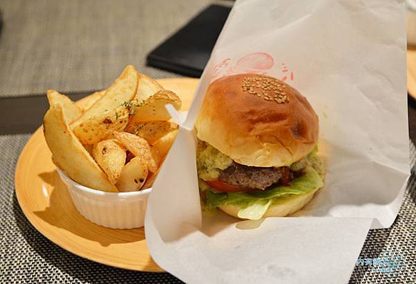 カフェ&レストラン 花水木．咖啡&餐廳 花水木