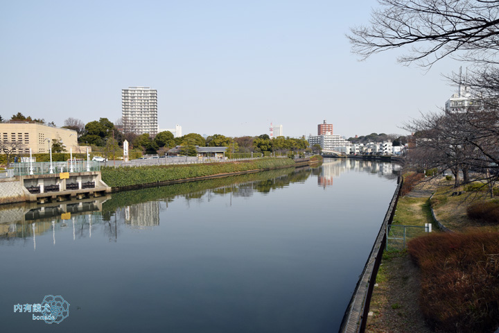 白鳥庭園