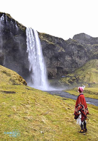 Seljalandsfoss．塞里雅蘭瀑布(水濂洞瀑布)