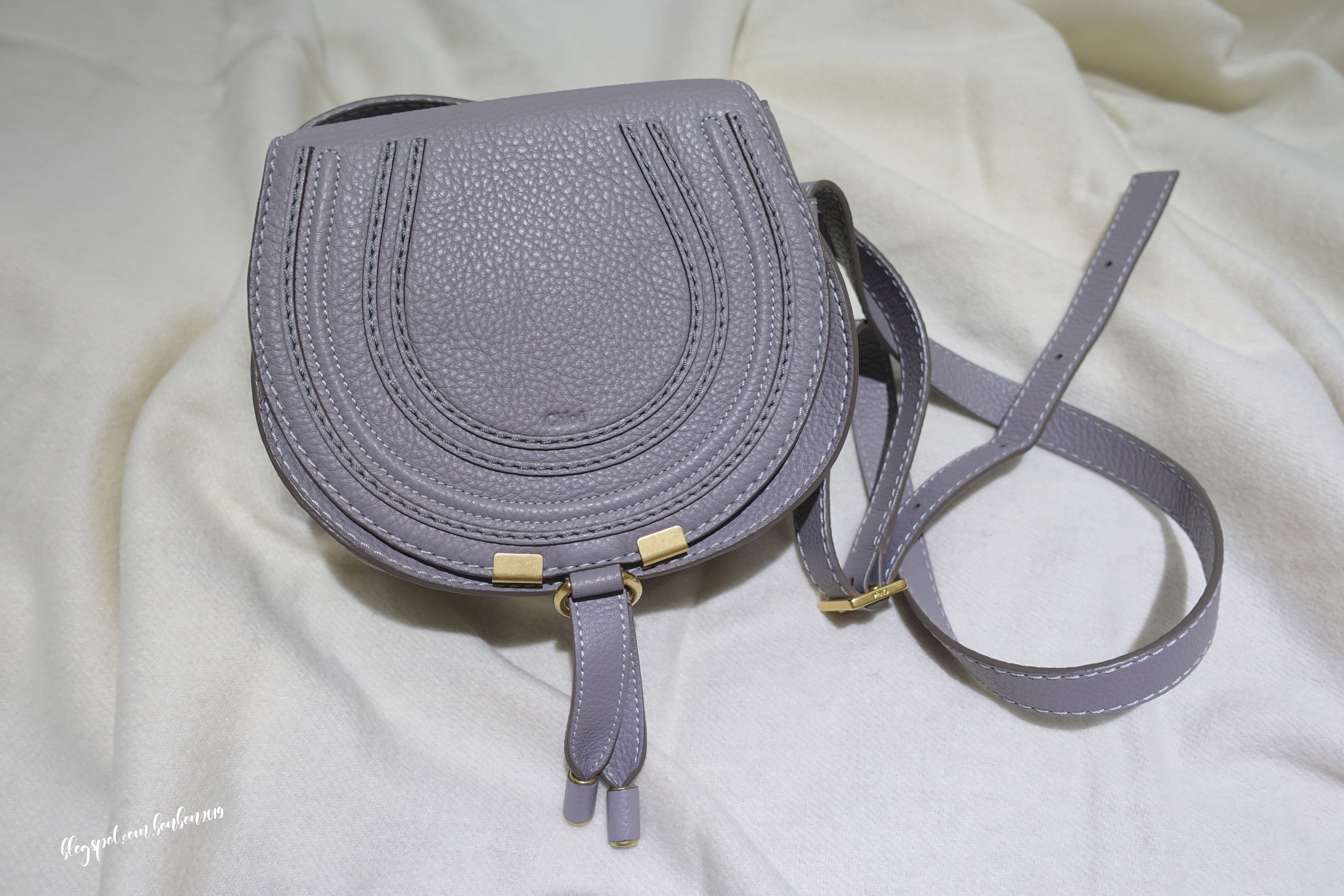 CHLOE大象灰鈴鼓包 ‧ Mini Marcie Bag - Cashmere Grey_設計細節正面