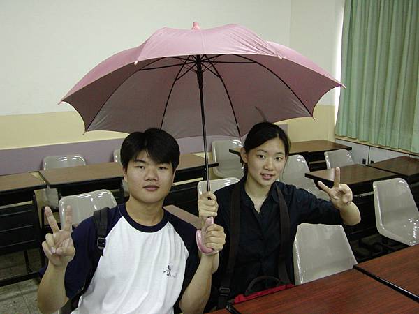 妙不可絕 到底為什ㄇ不能在室內撐傘 Bonbonout的相簿 痞客邦