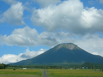 405px-Mt_Daisen_Full_View.jpg