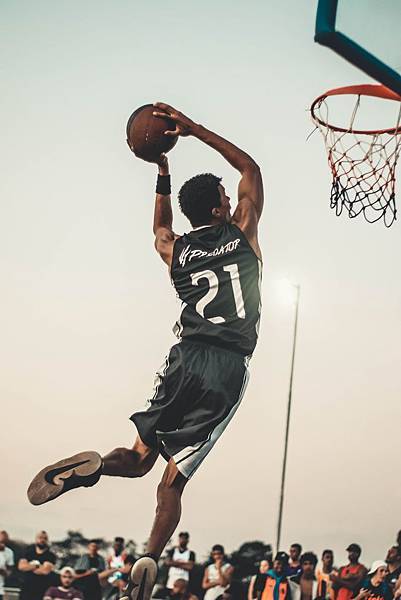 photo-of-man-doing-dunk-2834917.jpg