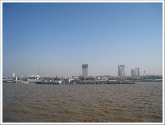 8:30,即將抵岸 8:30,即將抵岸