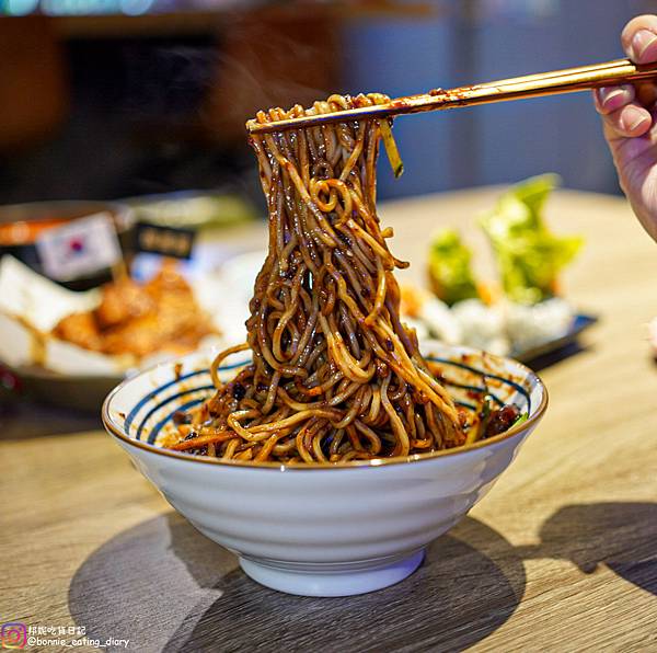 瑪希妲韓式餐酒館韓式炸醬麵