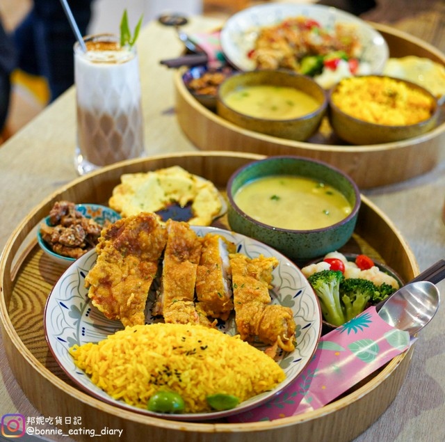 艷麗南洋料理薑黃雞腿飯