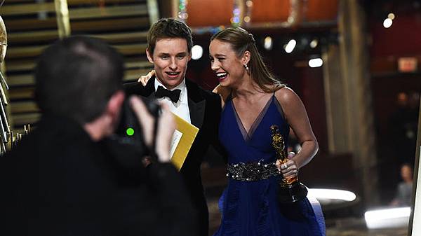 brie-larson-eddie-redmayne-oscars-2016