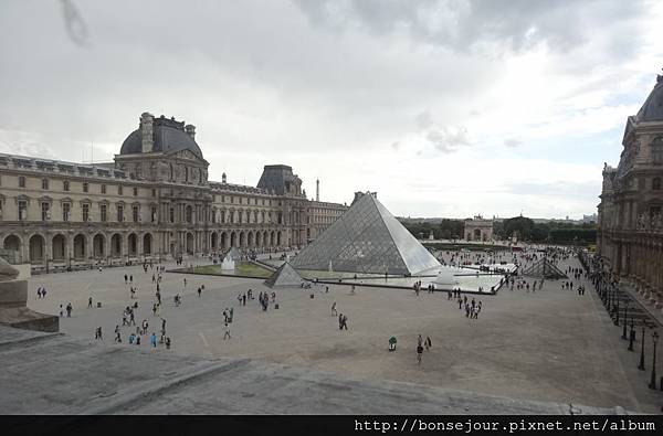 Louvre 2.JPG