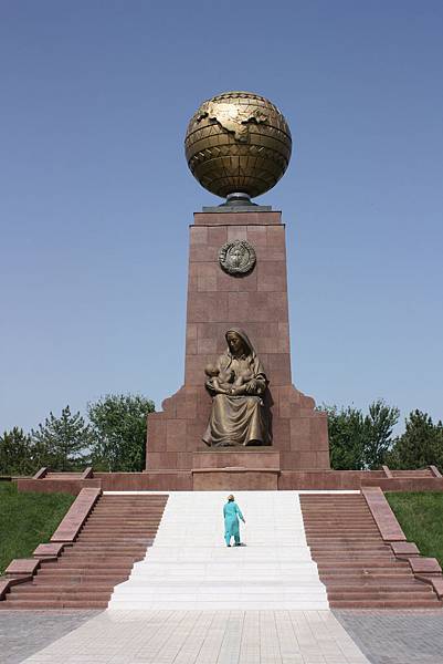 Tashkent Independence Square穆斯塔克里克廣場.jpg