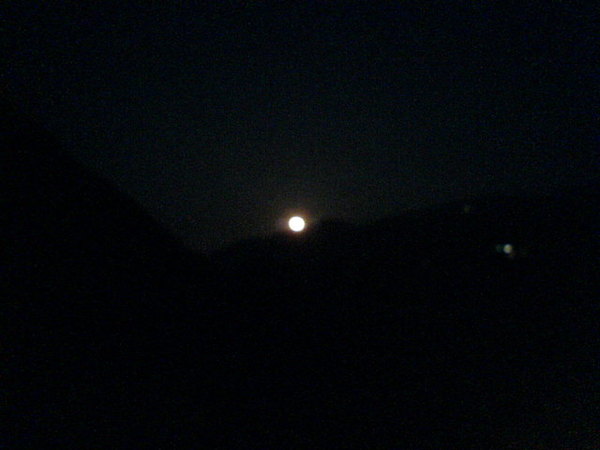 中秋隔天的月亮