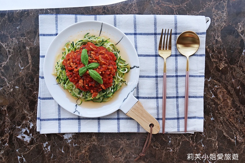 [食譜] 羅勒番茄肉醬櫛瓜麵 (高纖飲食)