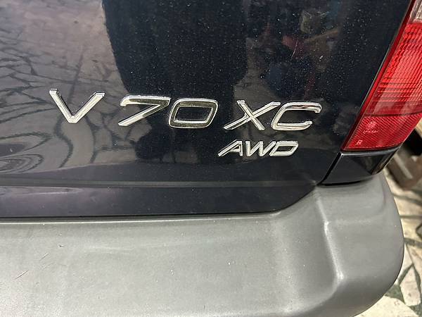 V70XC 方向機高壓油管漏油更換